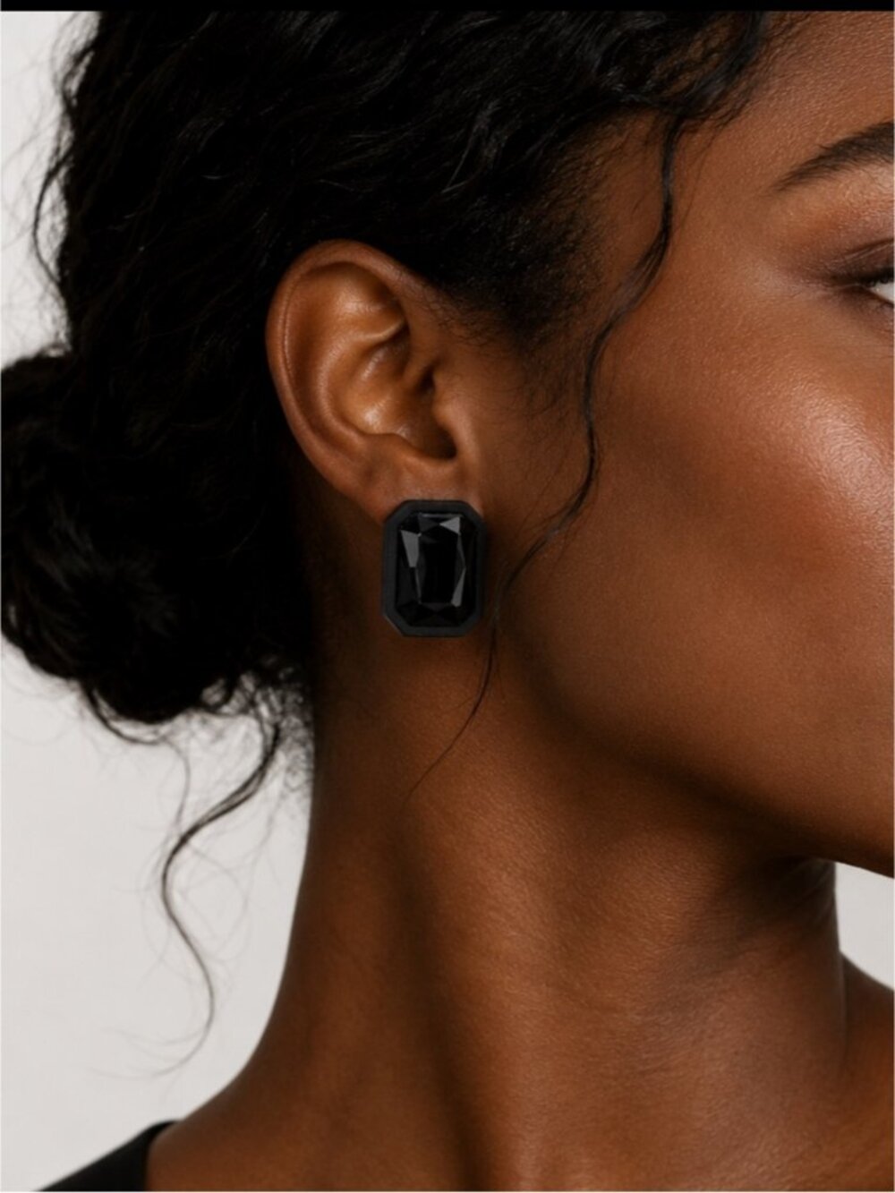 New! Black Gemstone Post Earrings (1026) Nwot